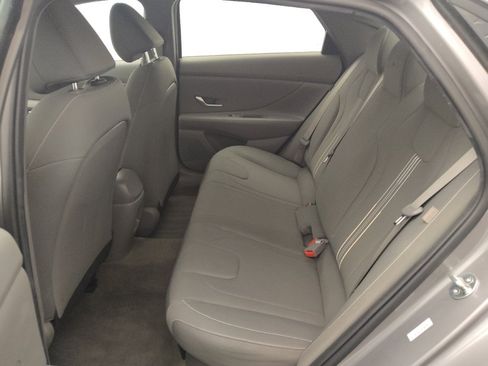Used 2024 Hyundai Elantra Blue FWD image 18