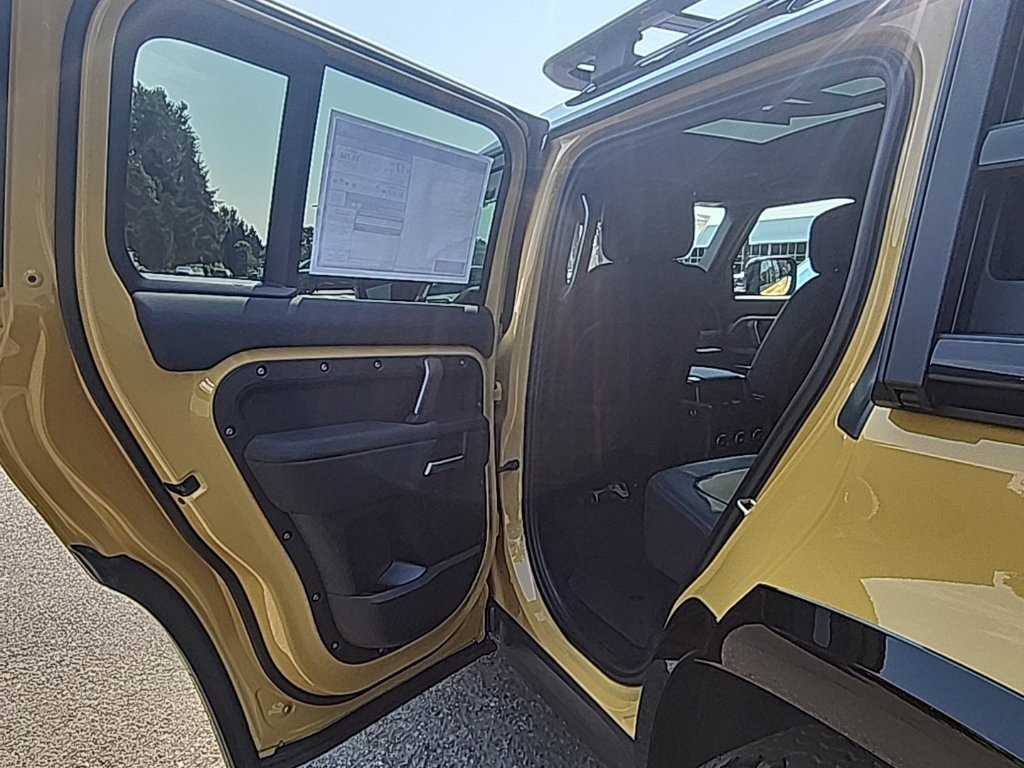 New 2026 Land Rover Defender 110 AWD/4WD image 15
