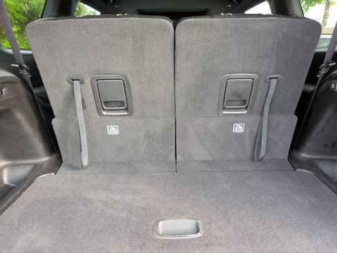 Used 2023 Jeep Grand Cherokee L Laredo image 37