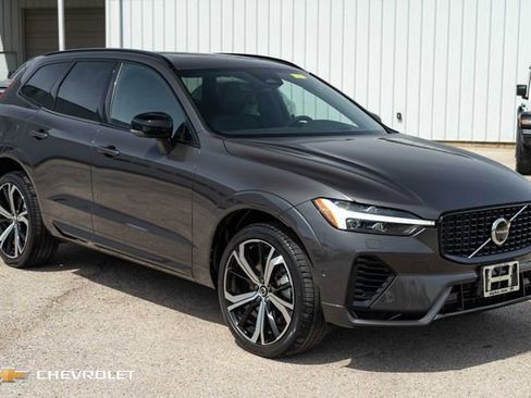 Used 2022 Volvo XC60 T8 R-Design w/ Advanced Package AWD/4WD image 3