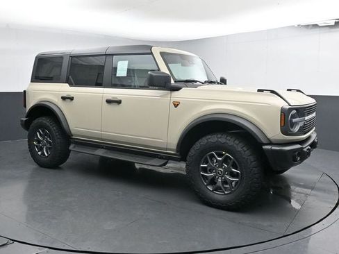 New 2025 Ford Bronco Badlands AWD/4WD image 3