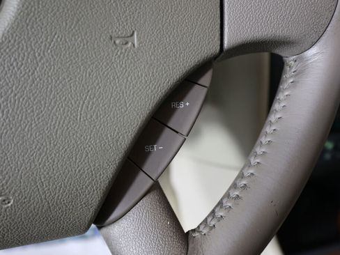 Used 2005 Buick LaCrosse CXL image 32