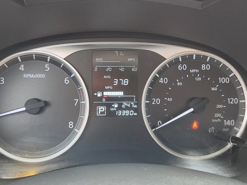 Used 2025 Nissan Versa S w/ Trunk Package FWD image 11