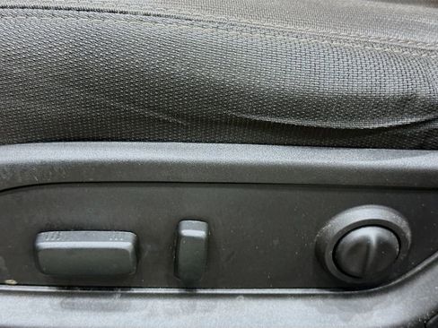 Used 2016 Chevrolet Traverse LT w/ Style and Technology Package image 17