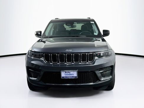 Used 2023 Jeep Grand Cherokee Laredo w/ Luxury Tech Group I image 2