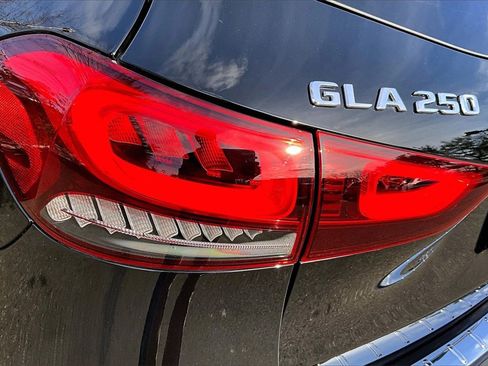 Certified 2022 Mercedes-Benz GLA 250 GLA 250 image 32