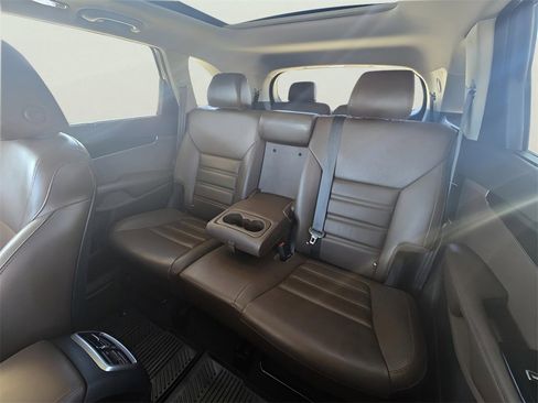 Used 2019 Kia Sorento SX image 8