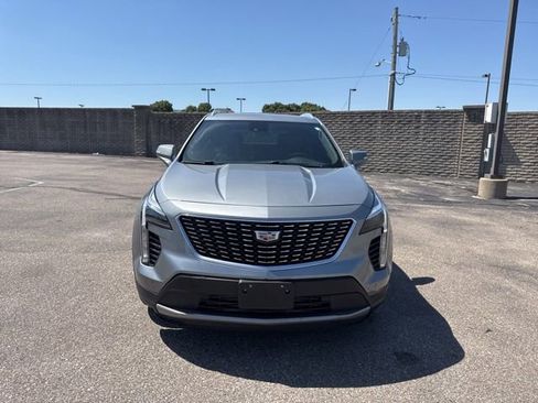 Used 2023 Cadillac XT4 Premium Luxury FWD image 2
