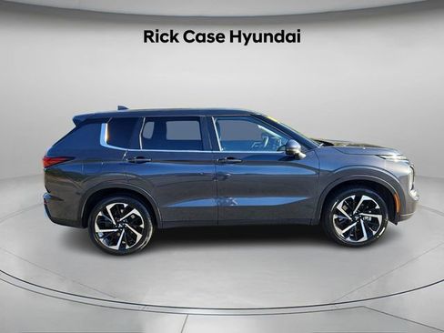 Used 2024 Mitsubishi Outlander SE image 4