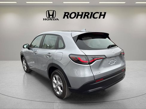 Used 2023 Honda HR-V LX image 7