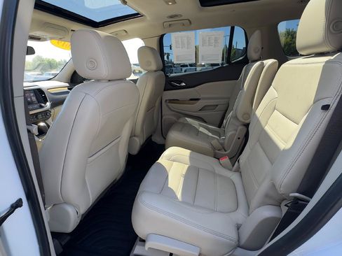 Used 2019 GMC Acadia Denali w/ Technology Package AWD/4WD image 11
