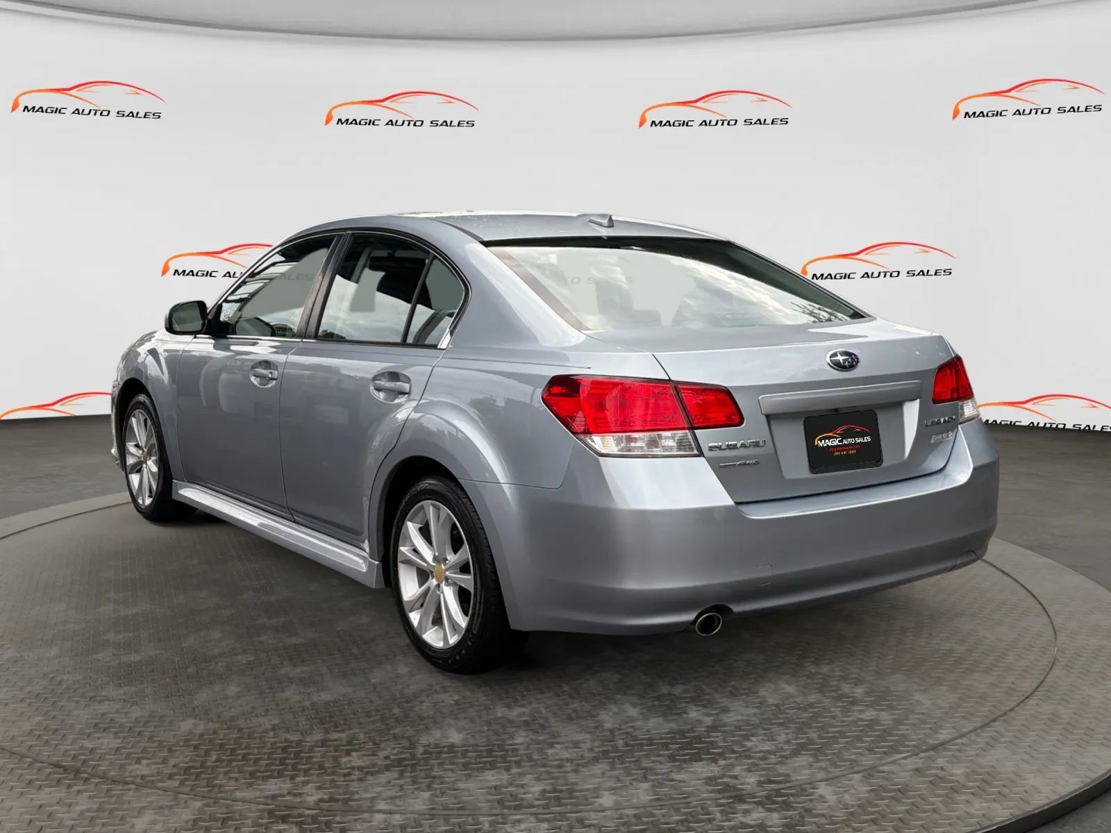 Used 2014 Subaru Legacy 2.5i Premium AWD/4WD image 8