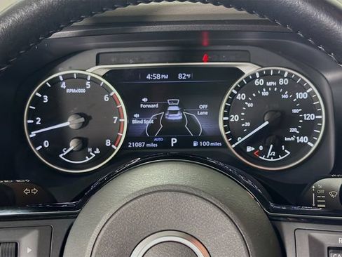 Certified 2023 Nissan Rogue SV w/ SV Premium B Package AWD/4WD image 17