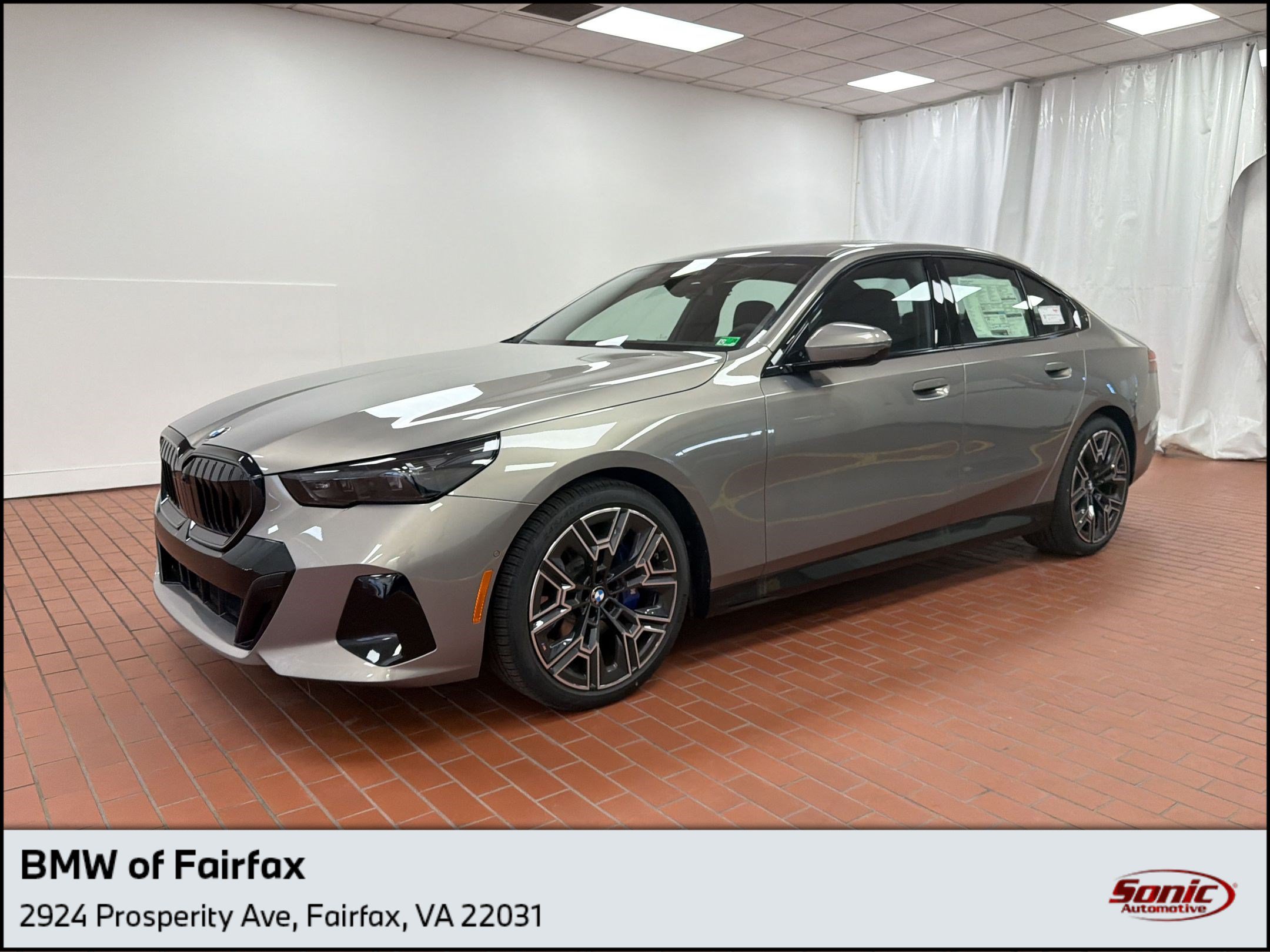 Used 2026 BMW 530i xDrive w/ M Sport Package AWD/4WD image 1