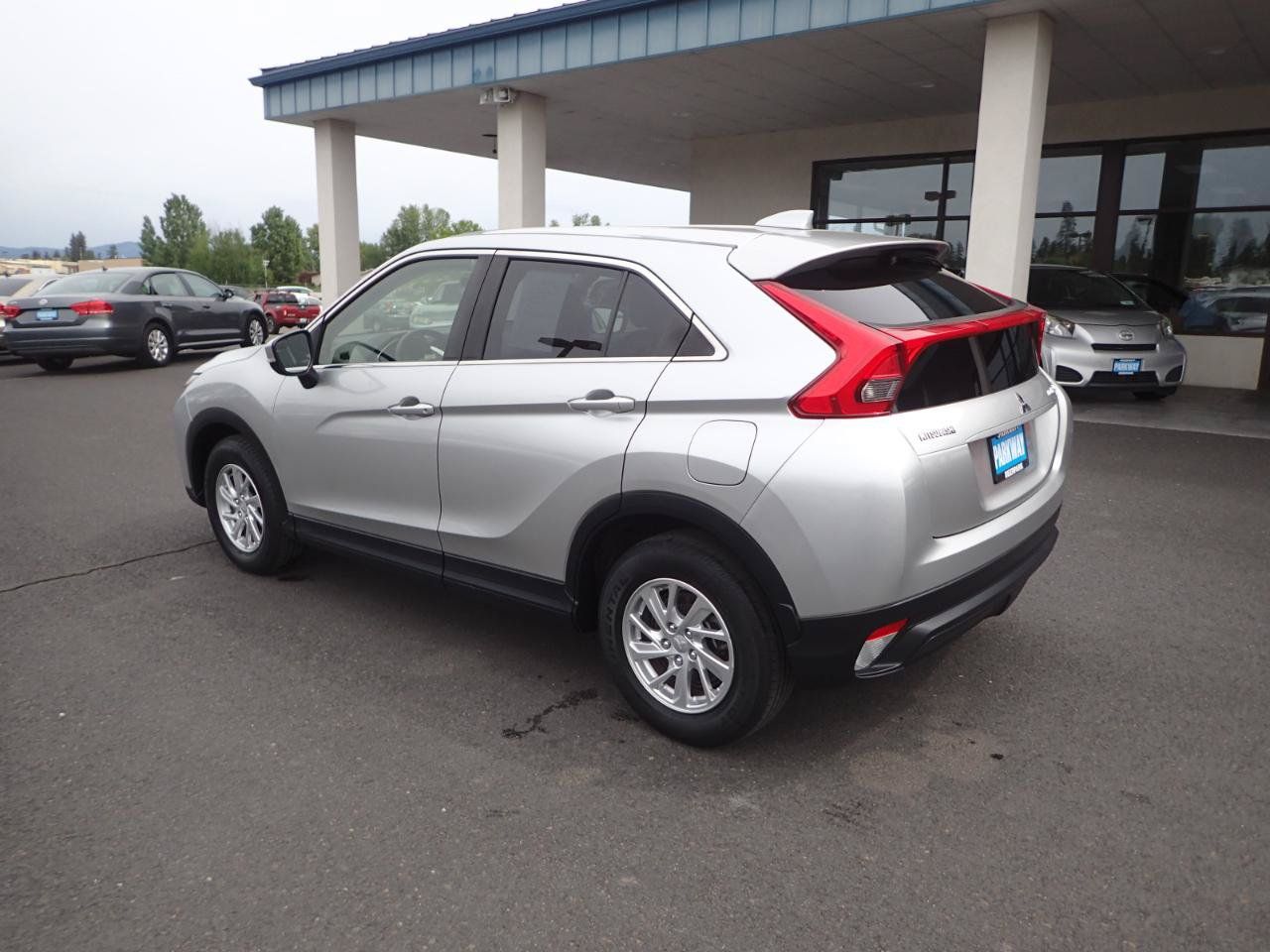 Used 2018 Mitsubishi Eclipse Cross ES FWD image 3