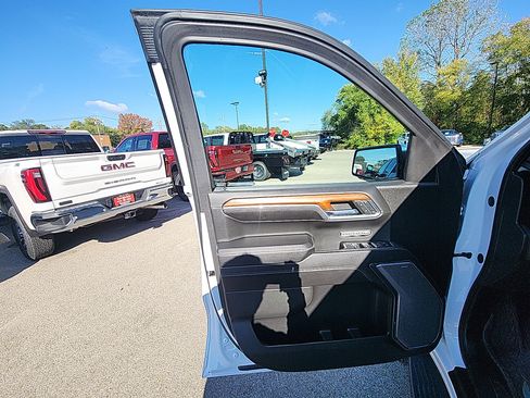 Used 2023 GMC Sierra 1500 Denali image 13