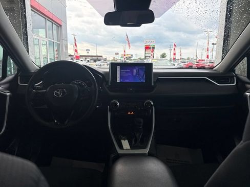 Used 2025 Toyota RAV4 XLE FWD image 11