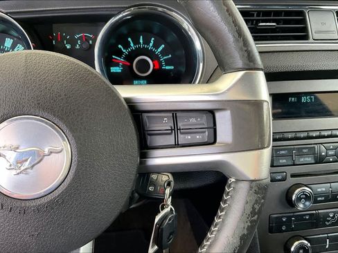 Used 2013 Ford Mustang Coupe RWD image 22
