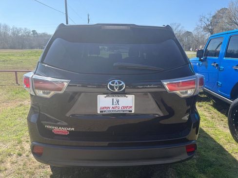Used 2016 Toyota Highlander LE image 4
