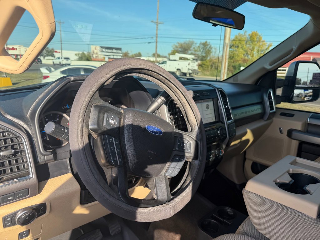 Used 2017 Ford F350 XLT w/ XLT Premium Package AWD/4WD image 12