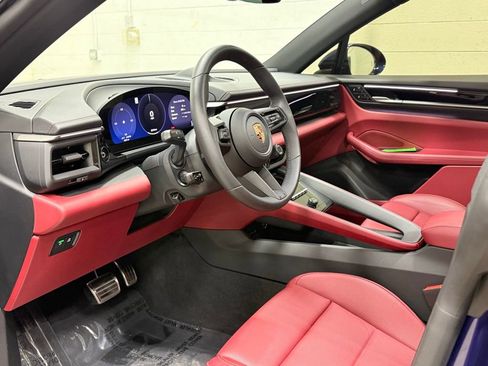 Used 2025 Porsche Macan 4S Electric w/ Premium Package image 25
