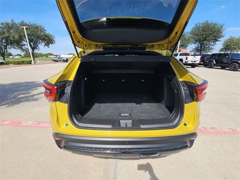 Used 2025 Chevrolet Trax RS w/ Driver Confidence Package image 24