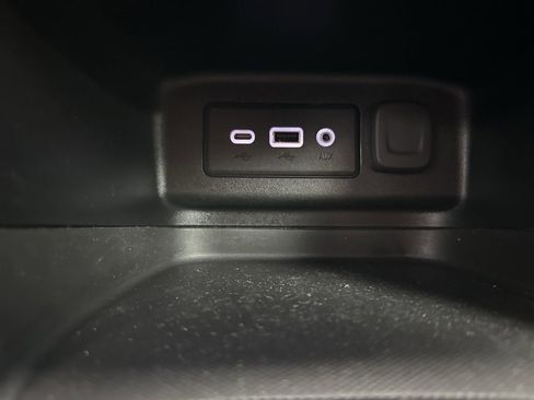 Used 2021 Chevrolet Equinox LT image 33