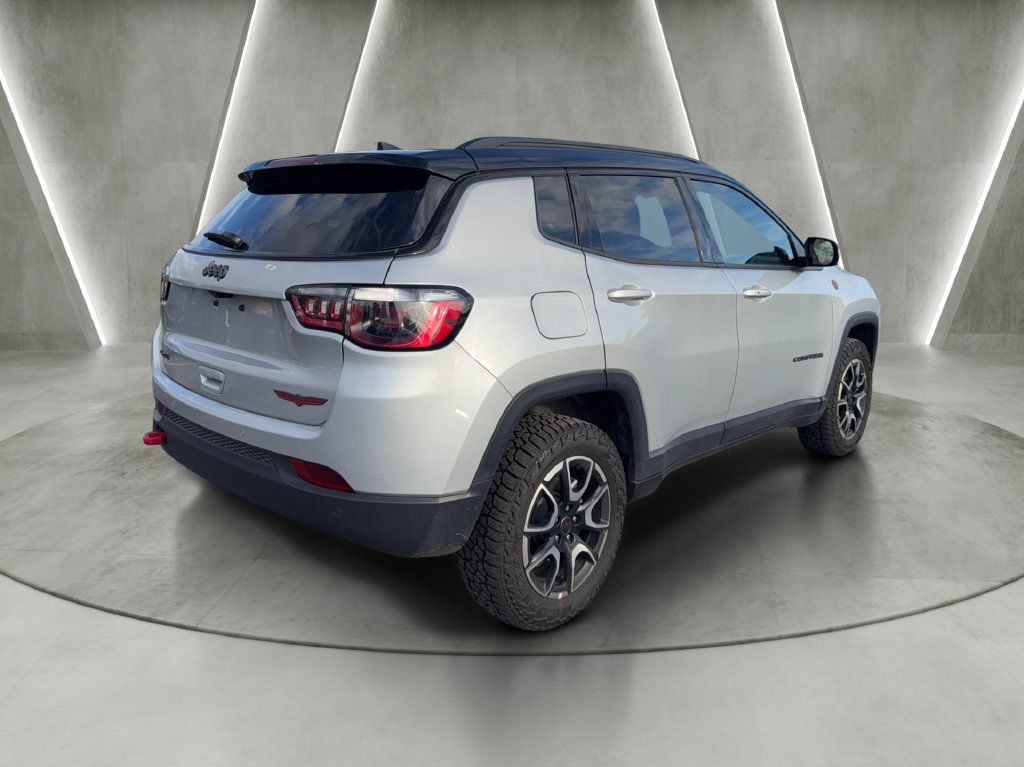 Used 2026 Jeep Compass Trailhawk AWD/4WD image 7