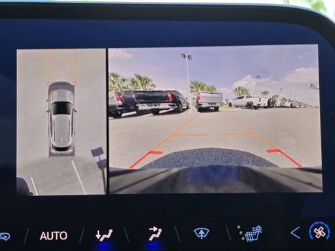 Certified 2024 Chevrolet Equinox EV LT w/ Active Safety Package 3 FWD image 27