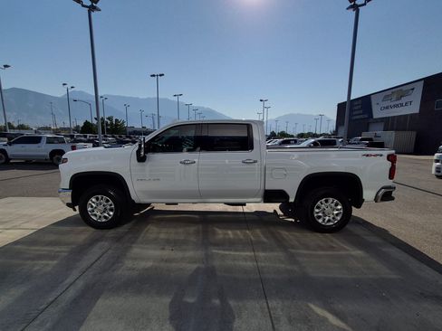 Used 2025 Chevrolet Silverado 3500 LTZ AWD/4WD image 7