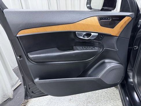 Used 2023 Volvo XC90 B5 Plus image 21