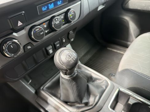 Used 2021 Toyota Tacoma TRD Sport AWD/4WD image 8