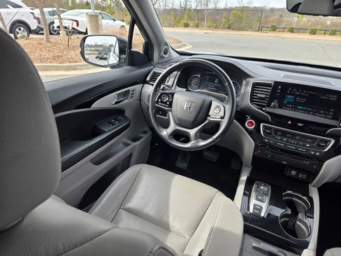 Used 2019 Honda Pilot Touring image 9