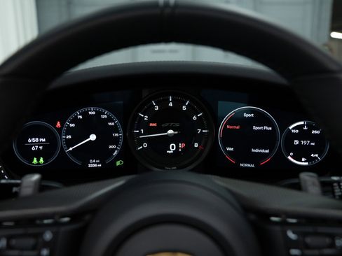 Used 2023 Porsche 911 Cabriolet image 18