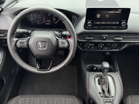 Used 2025 Honda HR-V Sport image 12