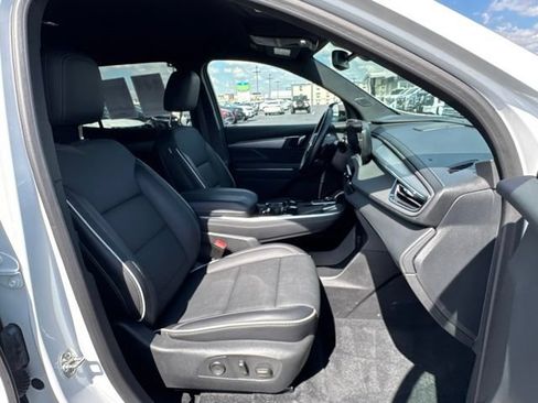 Used 2025 Buick Enclave Preferred AWD/4WD image 20