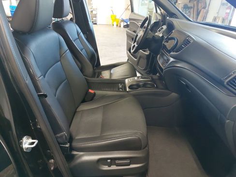 Used 2023 Honda Passport EX-L image 10