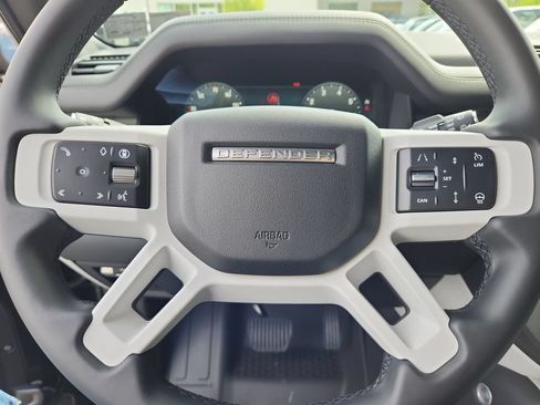 New 2026 Land Rover Defender 110 X-Dynamic SE AWD/4WD image 16