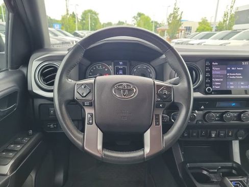 Used 2021 Toyota Tacoma TRD Off-Road w/ Technology Package AWD/4WD image 11