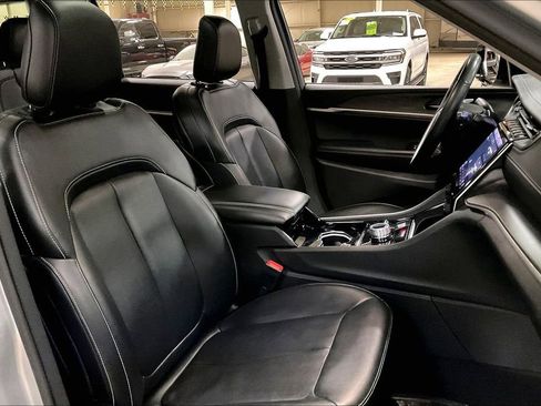 Used 2021 Jeep Grand Cherokee L Limited image 7