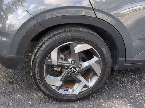 Used 2024 Hyundai Venue SEL FWD image 10
