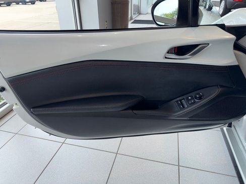Used 2019 MAZDA MX-5 Miata Grand Touring RWD image 13