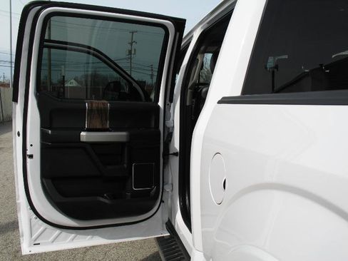 Used 2020 Ford F150 Lariat image 16