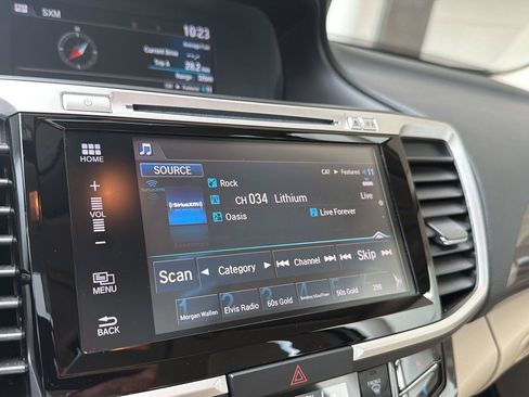 Used 2017 Honda Accord EX-L image 24