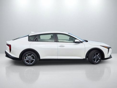 New 2026 Kia K4 FWD image 3