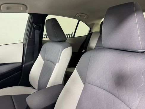 Used 2025 Toyota Corolla LE image 11