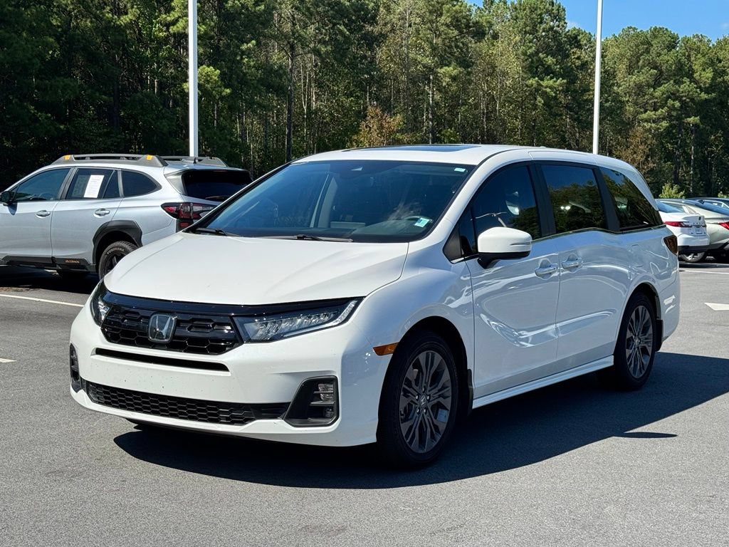 Used 2026 Honda Odyssey Touring image 2