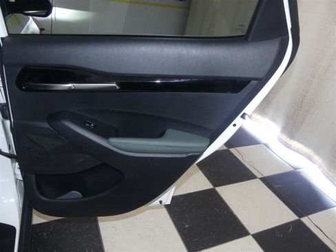 Used 2024 Kia Seltos SX w/ SX Sunroof Package AWD/4WD image 28