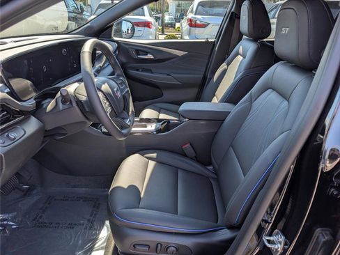 New 2026 Buick Envista Sport Touring w/ Convenience I Package FWD image 13