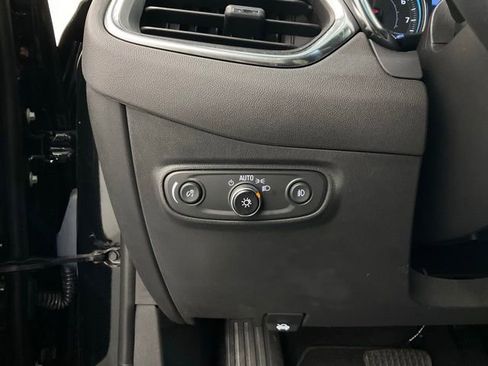 Used 2023 Chevrolet Equinox Premier FWD image 14